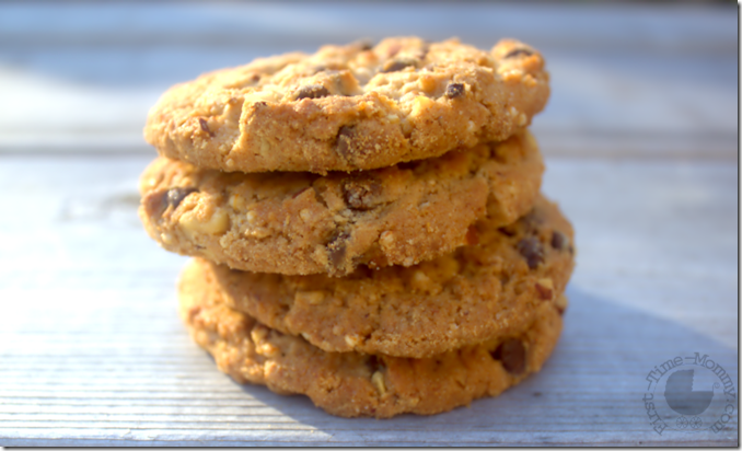 Quinoa Almond Chocolate Chip Cookies